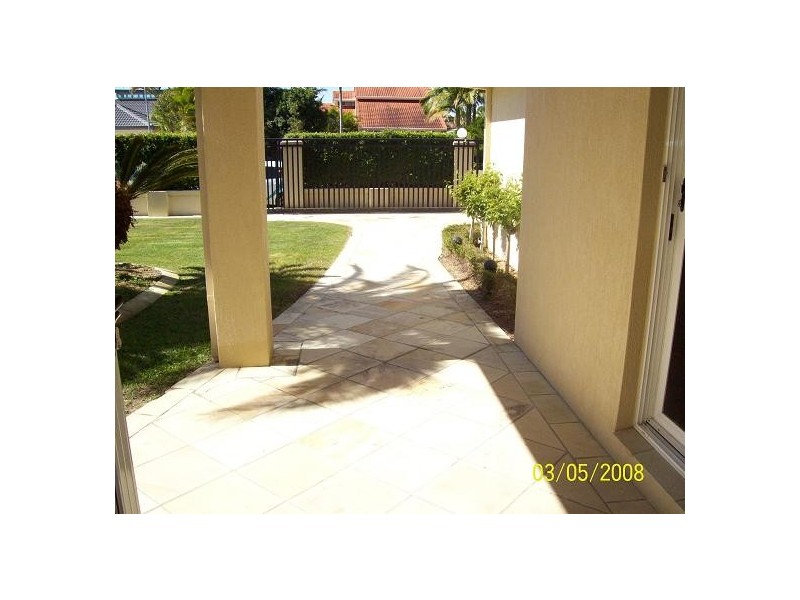 72  Tradewinds Avenue, Paradise Point QLD 4216