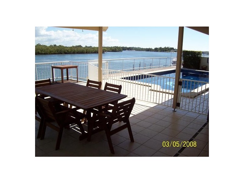 72  Tradewinds Avenue, Paradise Point QLD 4216