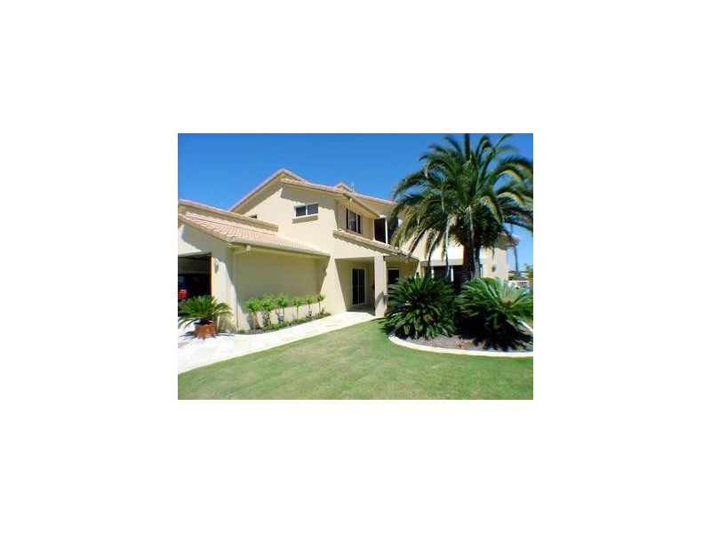 72  Tradewinds Avenue, Paradise Point QLD 4216