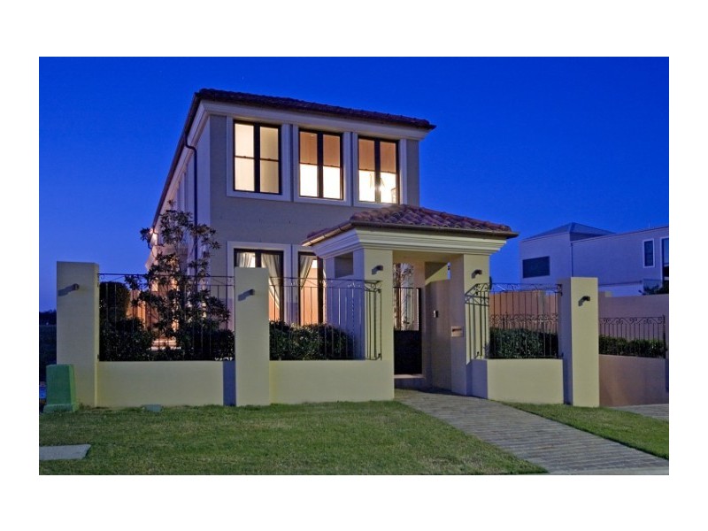 8072  Riverside Drive, Sanctuary Cove QLD 4212