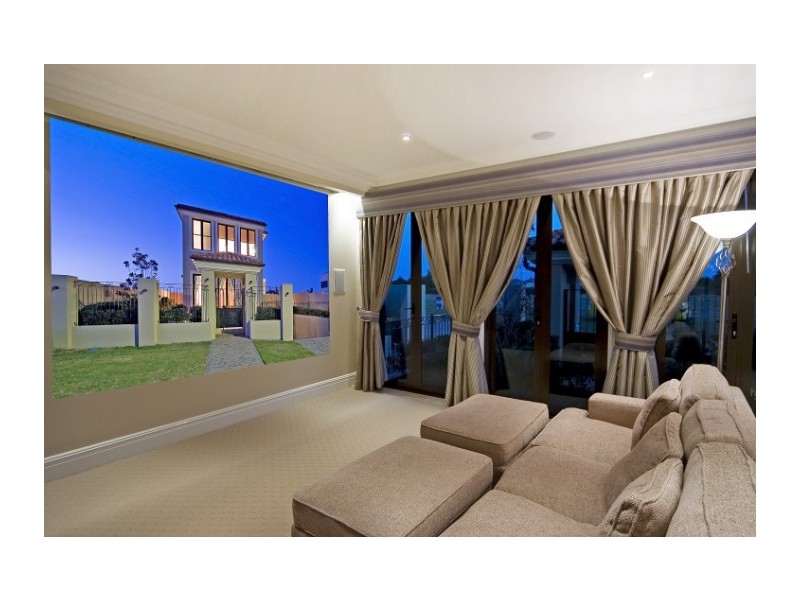 8072  Riverside Drive, Sanctuary Cove QLD 4212