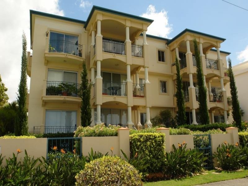 2/28  Oatland Esplanade, Runaway Bay QLD 4216