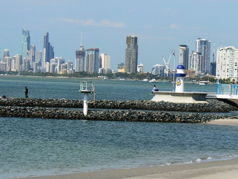 2/28  Oatland Esplanade, Runaway Bay QLD 4216