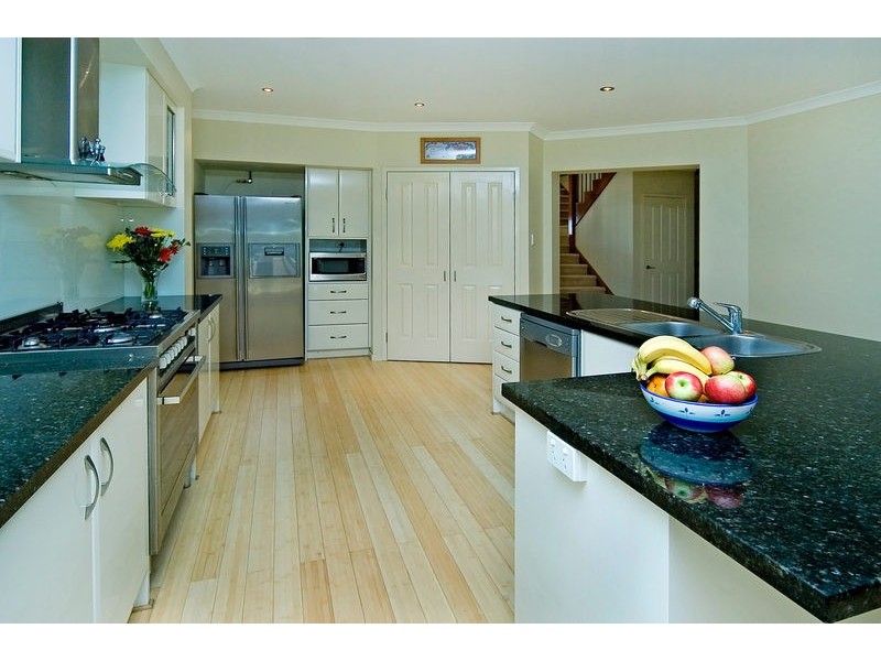 12  Pathfinder Rd, Coomera QLD 4209