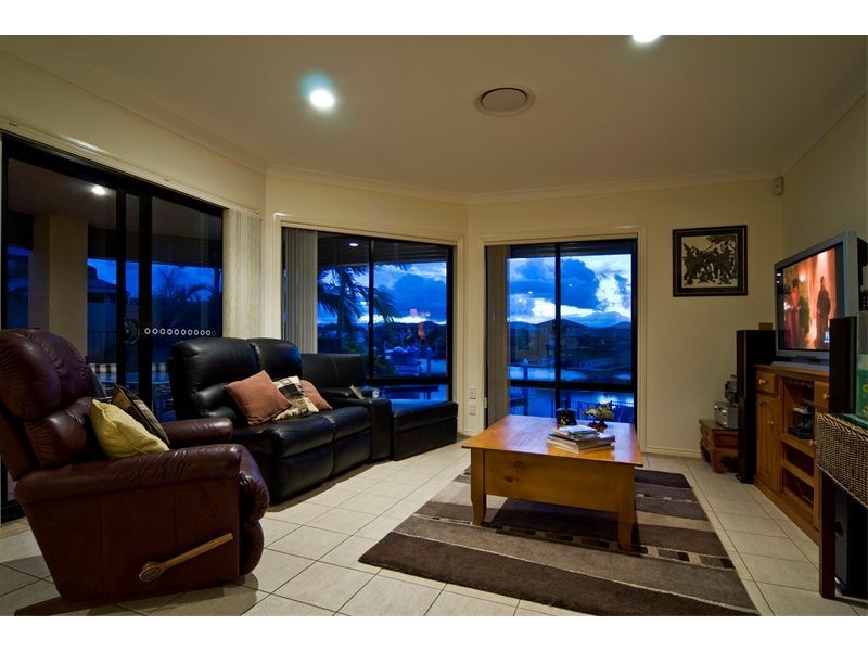 2131 Carlton Drive, Hope Island QLD 4212