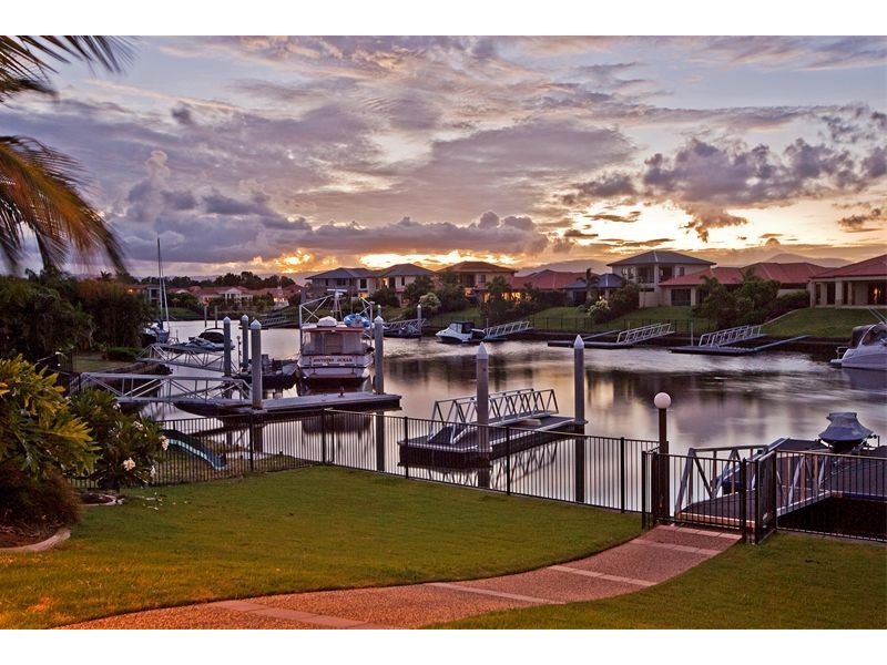 2131 Carlton Drive, Hope Island QLD 4212