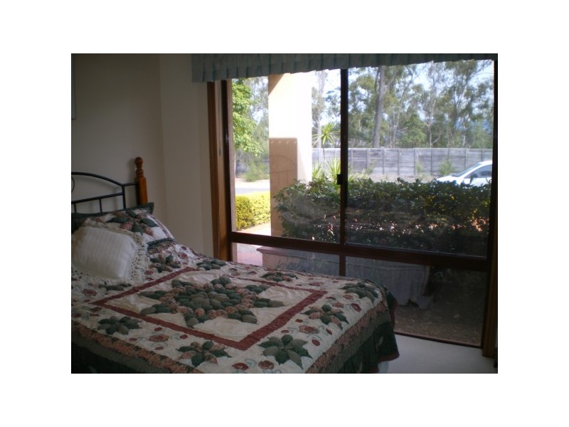 77  HIGHVALE DR, Helensvale QLD 4212