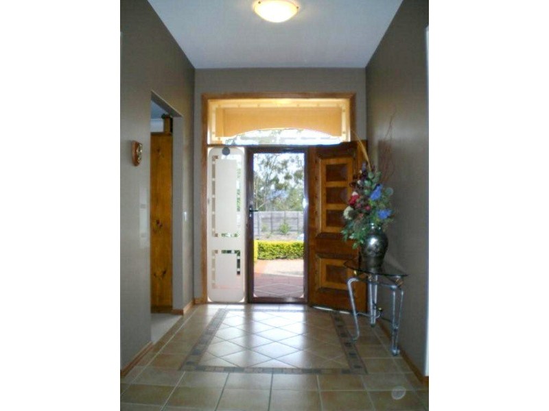 77  HIGHVALE DR, Helensvale QLD 4212