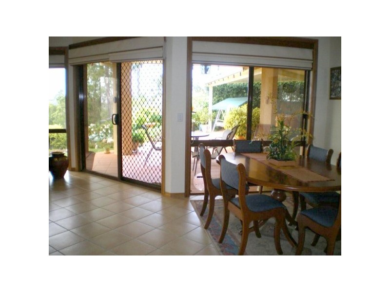 77  HIGHVALE DR, Helensvale QLD 4212