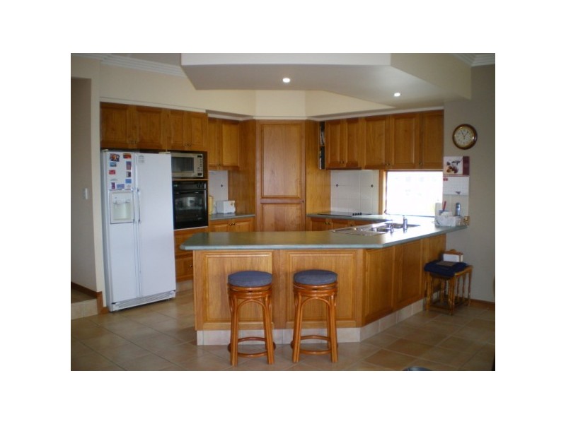 77  HIGHVALE DR, Helensvale QLD 4212