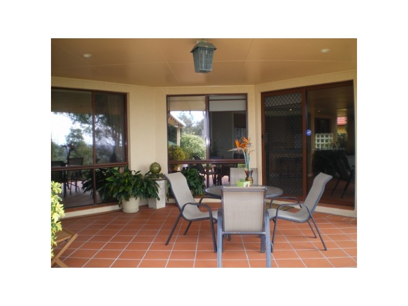 77  HIGHVALE DR, Helensvale QLD 4212