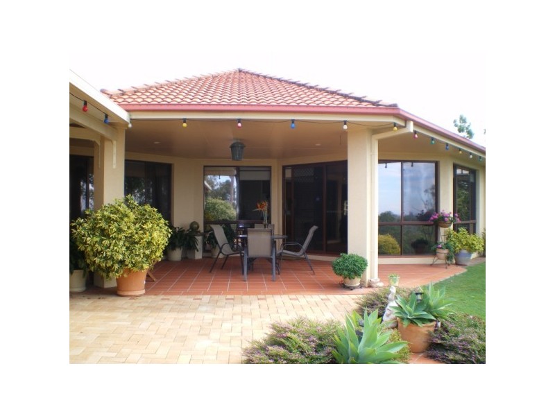 77  HIGHVALE DR, Helensvale QLD 4212