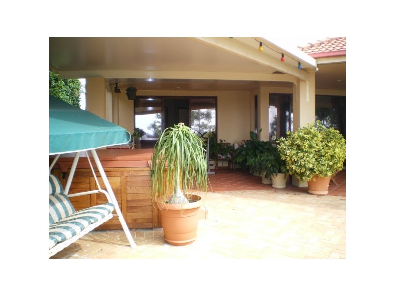 77  HIGHVALE DR, Helensvale QLD 4212