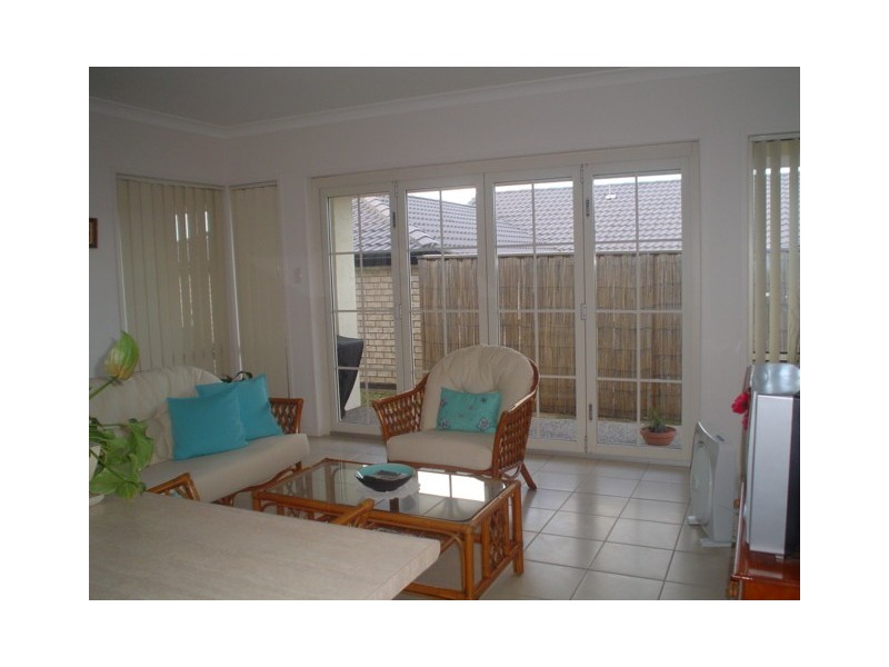 23  Sheffield Circuit, Pacific Pines QLD 4211