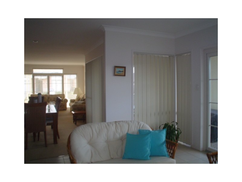 23  Sheffield Circuit, Pacific Pines QLD 4211