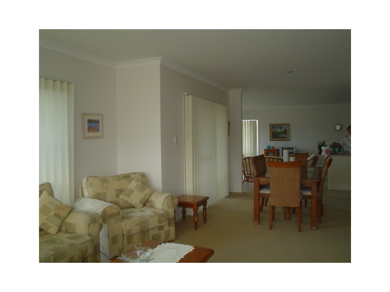 23  Sheffield Circuit, Pacific Pines QLD 4211