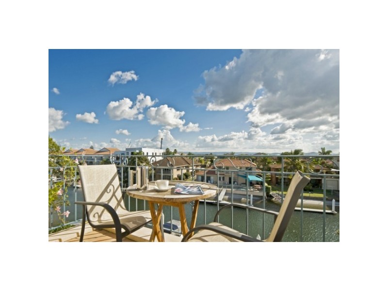 9/28  Oatlands Esplanade, Runaway Bay QLD 4216