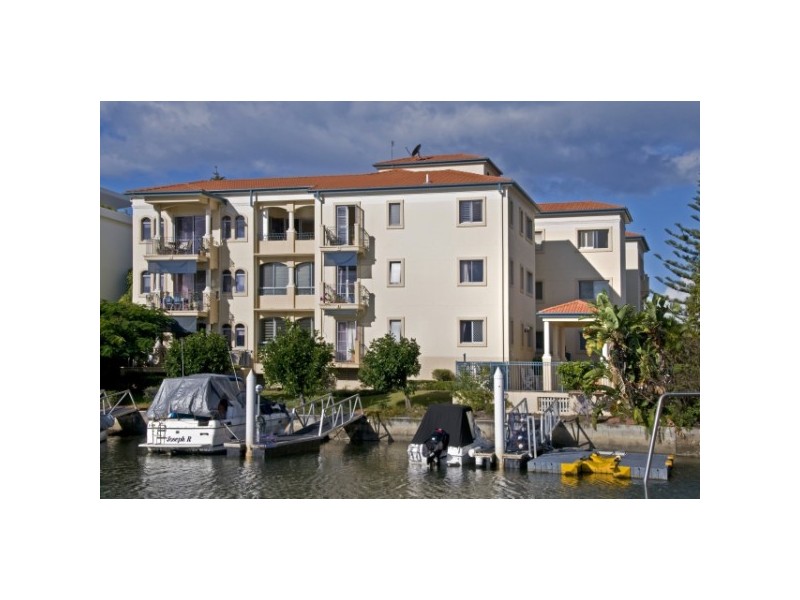 9/28  Oatlands Esplanade, Runaway Bay QLD 4216