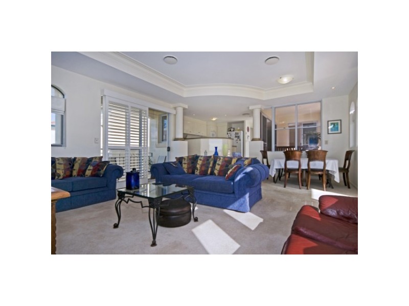 9/28  Oatlands Esplanade, Runaway Bay QLD 4216