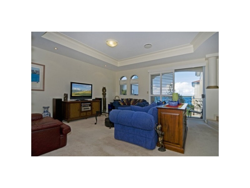 9/28  Oatlands Esplanade, Runaway Bay QLD 4216