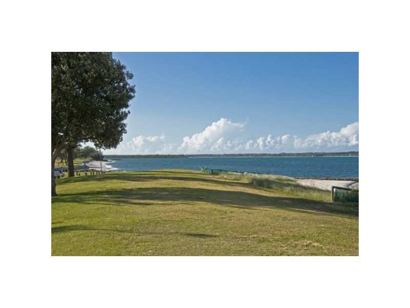 9/28  Oatlands Esplanade, Runaway Bay QLD 4216