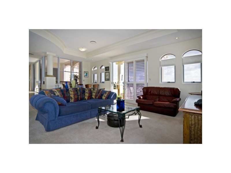 9/28  Oatlands Esplanade, Runaway Bay QLD 4216