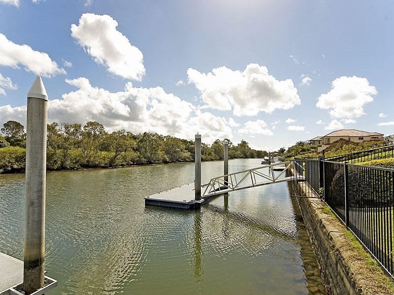2345 Cressbrook Drive, Hope Island QLD 4212