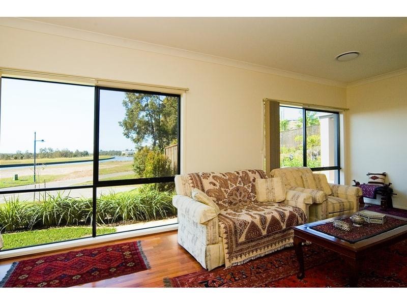 37 Buccaneer Way, Coomera QLD 4209
