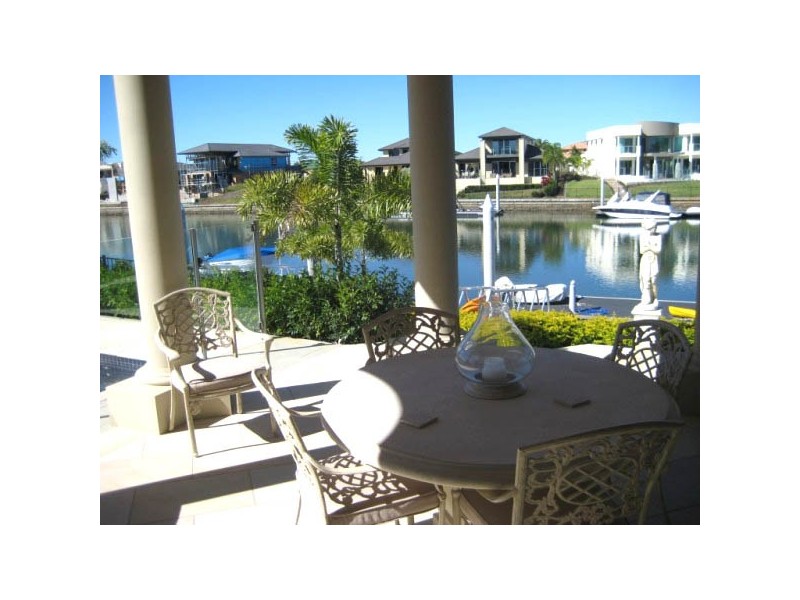 2328 Cressbrook Drive, Hope Island QLD 4212