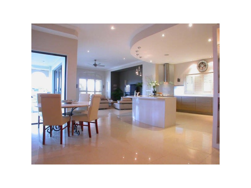 2328 Cressbrook Drive, Hope Island QLD 4212