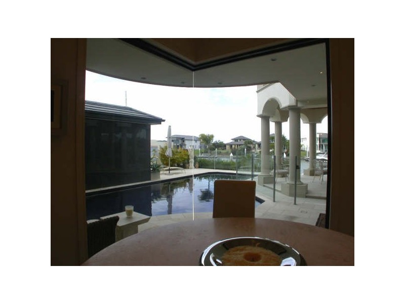 2328 Cressbrook Drive, Hope Island QLD 4212