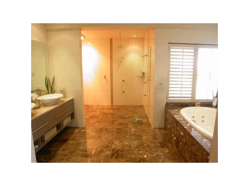 2328 Cressbrook Drive, Hope Island QLD 4212