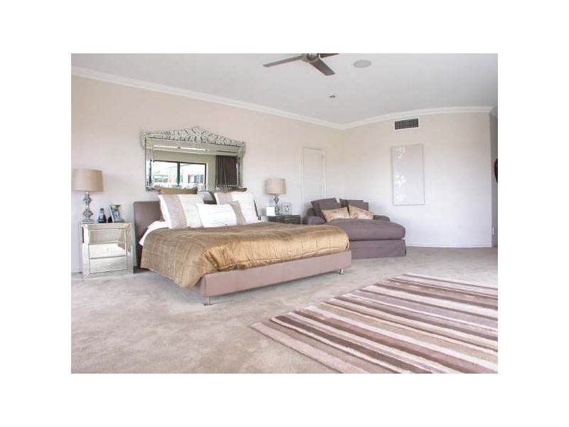 2328 Cressbrook Drive, Hope Island QLD 4212