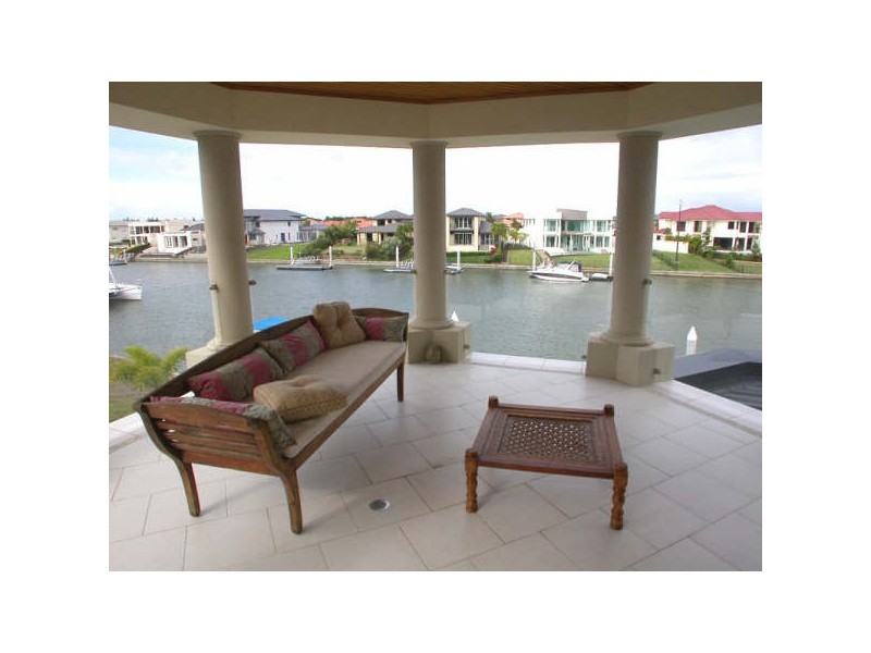 2328 Cressbrook Drive, Hope Island QLD 4212