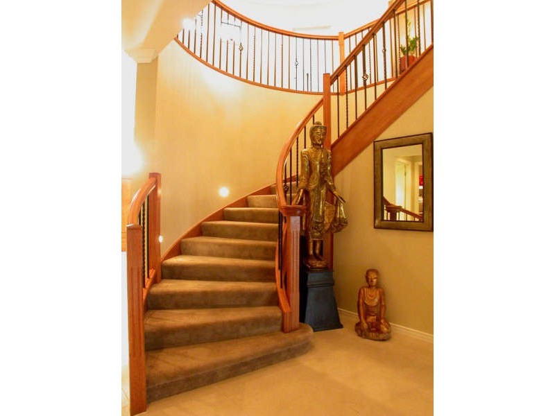 2328 Cressbrook Drive, Hope Island QLD 4212