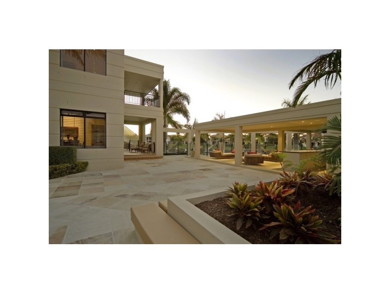 1133 Beechwood Drive, Hope Island QLD 4212