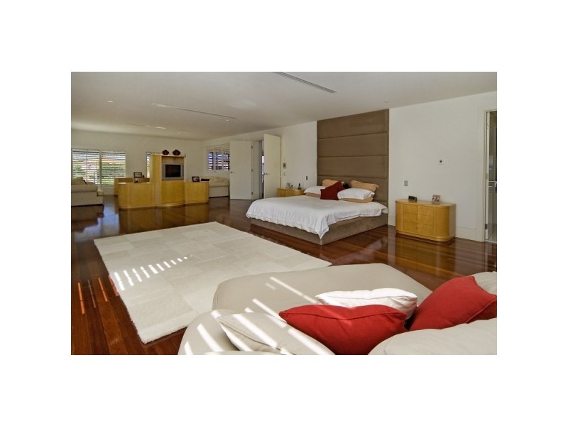 1133 Beechwood Drive, Hope Island QLD 4212