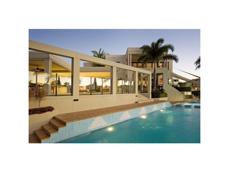 1133 Beechwood Drive, Hope Island QLD 4212