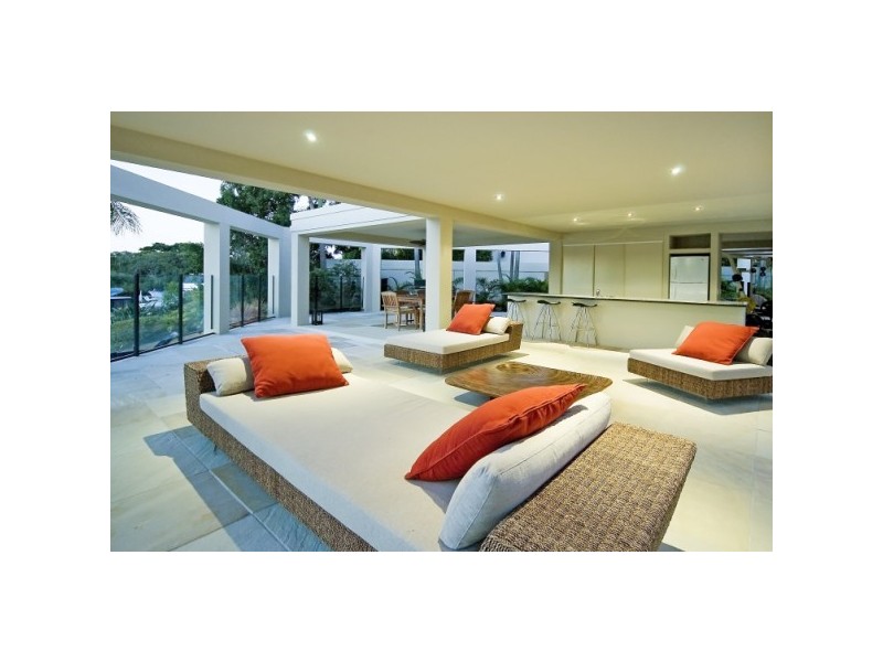 1133 Beechwood Drive, Hope Island QLD 4212