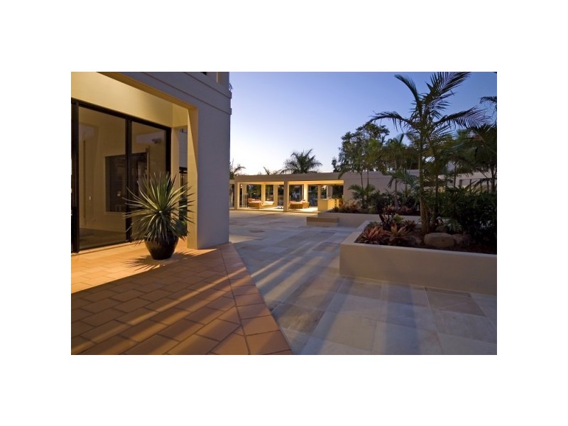 1133 Beechwood Drive, Hope Island QLD 4212