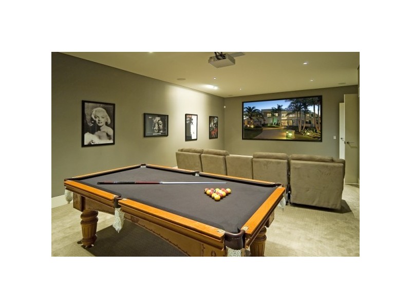 1133 Beechwood Drive, Hope Island QLD 4212