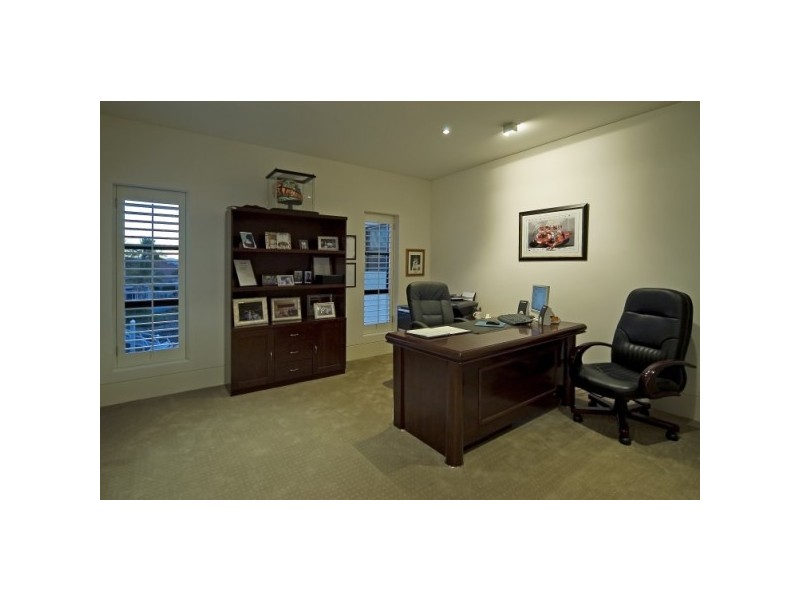 1133 Beechwood Drive, Hope Island QLD 4212