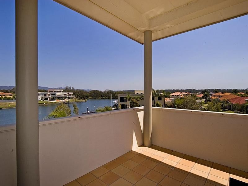 1666  Riverdale Drive, Hope Island QLD 4212