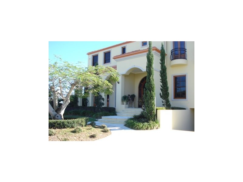 12  Knightsbridge Parade East, Sovereign Islands QLD 4216