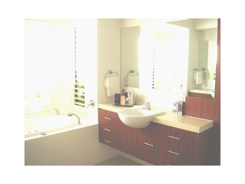 2202   The Parkway, Sanctuary Cove QLD 4212