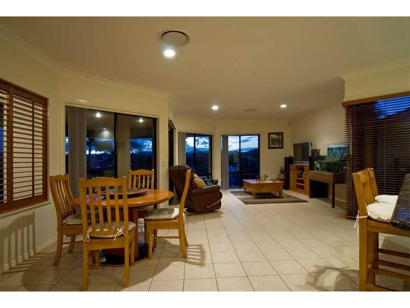 2131 Carlton Drive, Hope Island QLD 4212