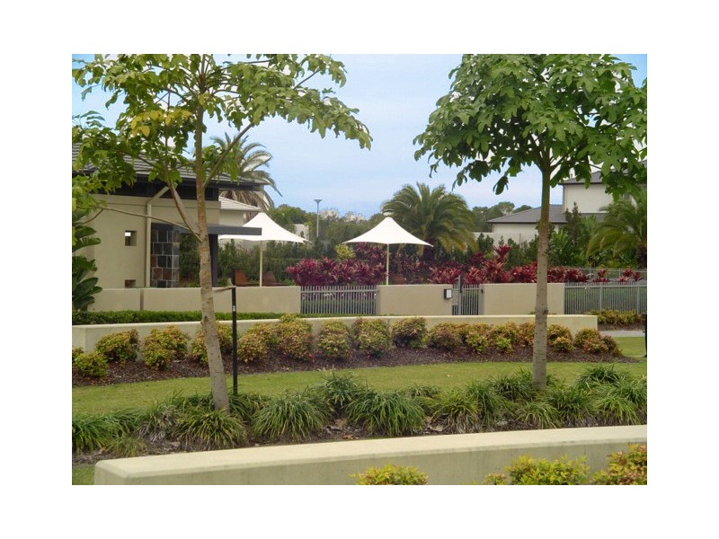 6107 The Lakes Drive, Hope Island QLD 4212