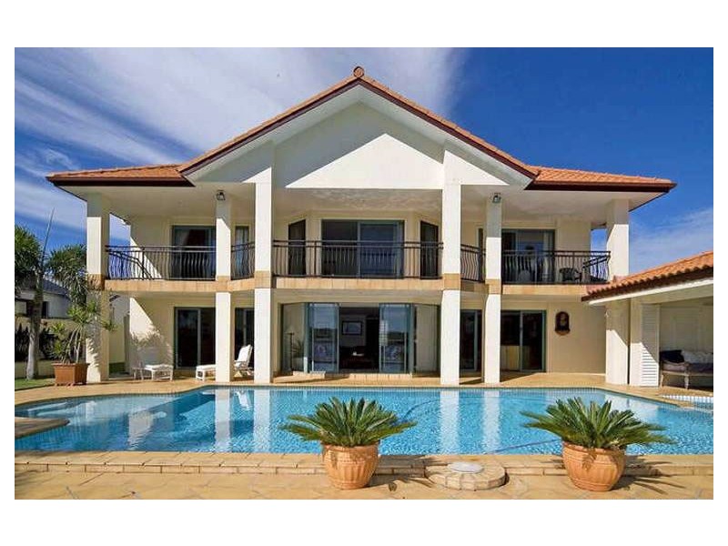 13  Hume Parade, Paradise Point QLD 4216