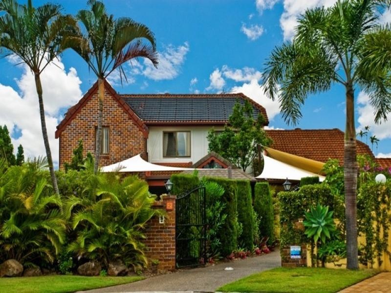 2 Pebble Beach Drive, Runaway Bay QLD 4216