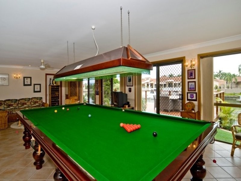 2 Pebble Beach Drive, Runaway Bay QLD 4216